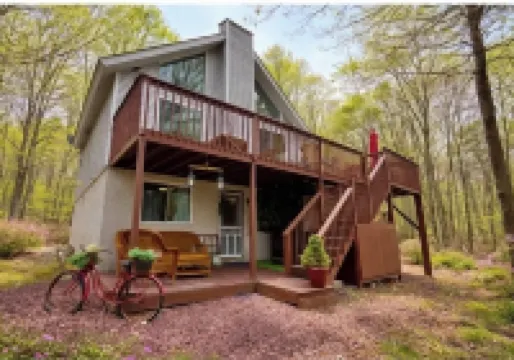 Wow!! Ultimate Pocono Retreat Hot Tub, Game Room, Fire Pit, Near Lakes & Hiking!