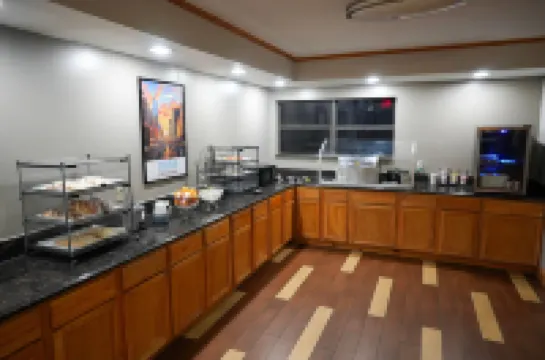 Ramada by Wyndham Tulsa Broken Arrow