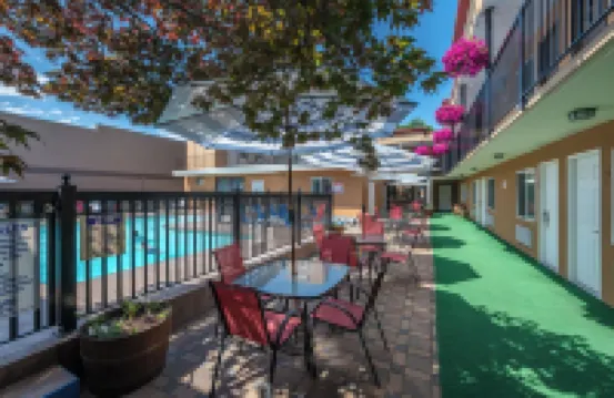 Sahara Courtyard Inn Penticton