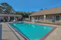 SureStay Hotel by Best Western Leesville - 駐車場