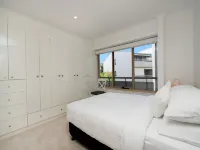 Spacious 2-Bed Apartment Near Dining & Attractions Hotels in Griffith