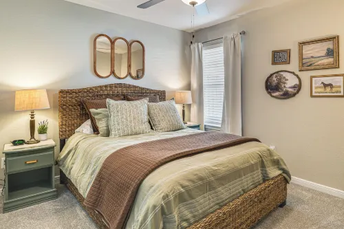 Texas A&M Game Day Hub: Family Retreat w/ Yard - Homestays