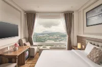 Hill Side Town Hotel