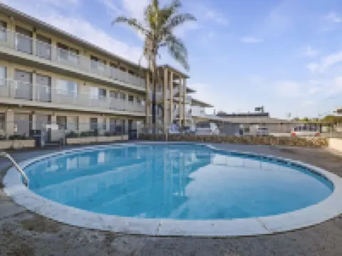 Heritage Inn Express Hayward Hotels in Hayward