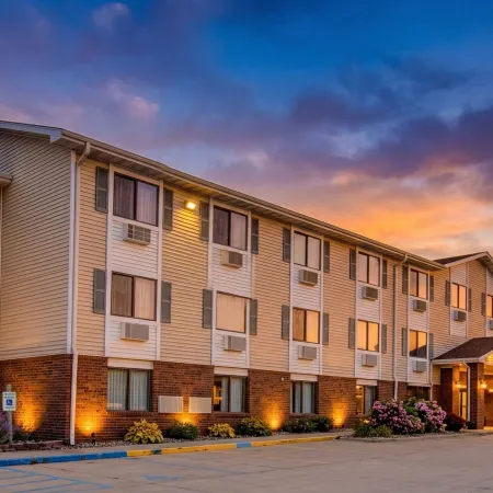 Capital O Amerihost Inn and Suites Kingdom City Hwy 54 MO