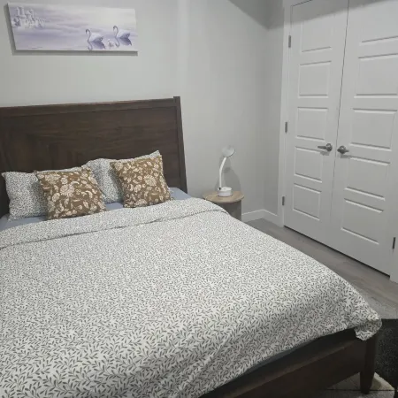 Elegant Private Suite in Edmonton North