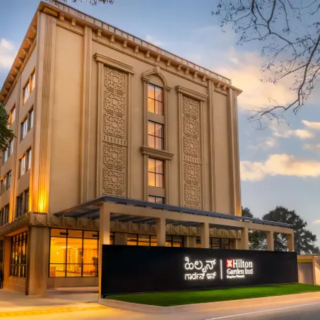 Hilton Garden Inn Bengaluru Whitefield Отели рядом с достопримечательностью «Торговый центр VR Bengaluru»