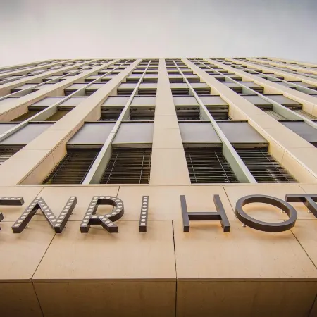 Henri Hotel Düsseldorf Отели рядом с достопримечательностью «Графенберг»