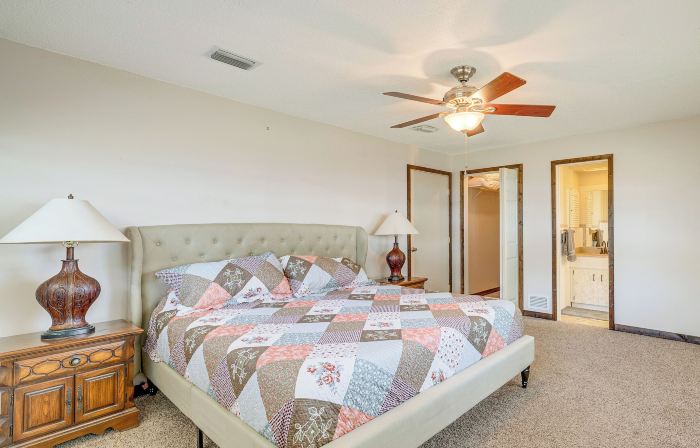Lakefront & Poolside! Family Retreat in Hernando
