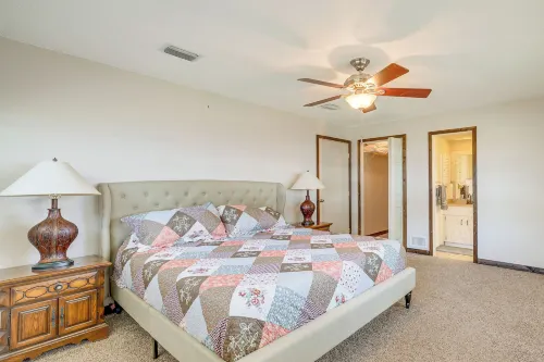 Lakefront & Poolside! Family Retreat in Hernando - Alojamientos