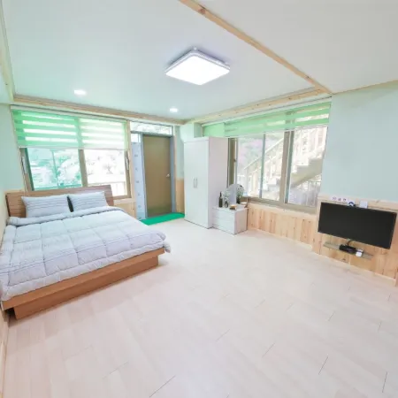 Wonju Mountain Pension Отели рядом с достопримечательностью «Храм Курёнса»