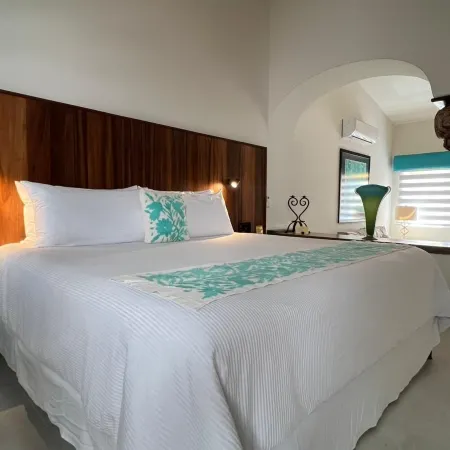 El Encanto Inn & Suites