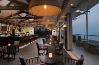 Radisson Blu Hotel and Resort, Sohar - bar