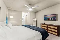 Solara Apartments Spacious 2BR Apartment Sleeps 6 Pet-Friendly