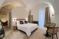 CAVA Urban Relais & Pool
