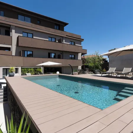 Ollen Apartments
