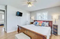 Walk to Gulf: Surfside Beach Home w/ Deck - Wifi