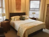 Chaston Manor Hotel - parking