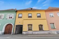 Faraway Homes Studios Bruck 13 -  Apartamentos vacacionales