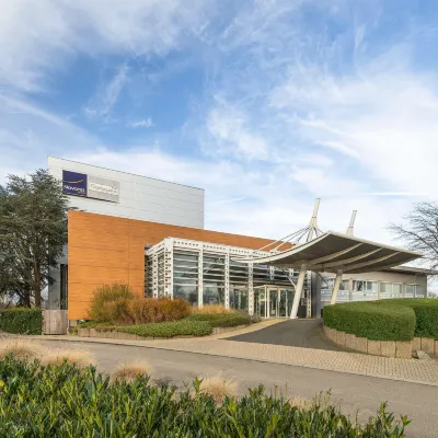Novotel Brussels Airport Отели рядом с достопримечательностью «Стадион RC Mechelen»