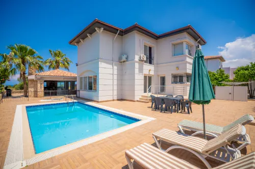 Poolside Bar Villa · Sea Views · Çatalköy - วิลล่า