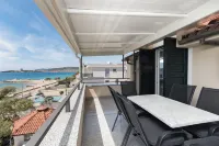 Apartments Ivan by the Sea