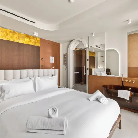 Modern Waikiki Hotel