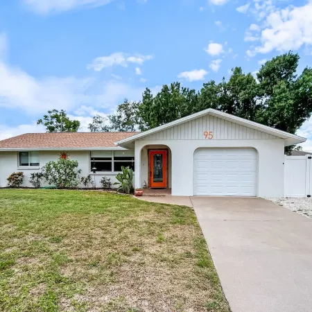 3 Bedroom Holiday Home with Heated Pool