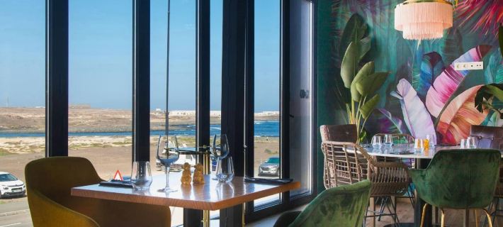 Bristol Sunset Beach - Holiday Apartments Отели в г. Максората