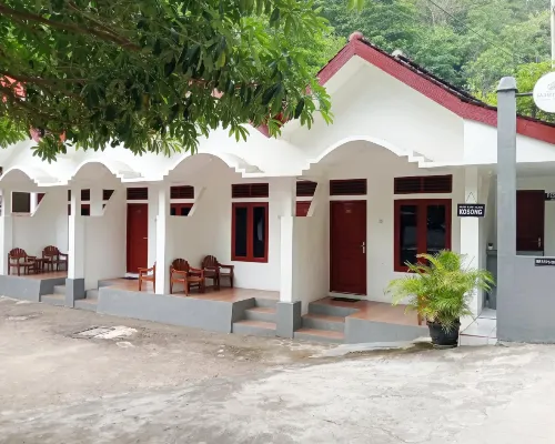 Sarwi Endah Beach Cottage Hotels in Tepus
