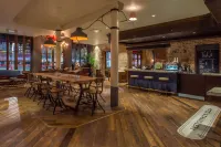 Texas A&M Hotel and Conference Center - Barer