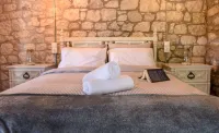 Eleni's Coastal Retreat with Ocean View Gemstone - 2-Star