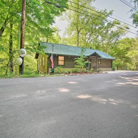 Crystal River Cabin w/ Scenic View & Fire Pit