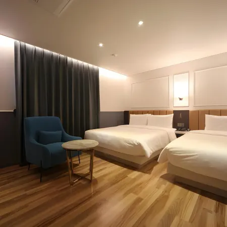 H Avenue Hotel Minam