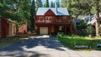 Ute Cabin by Avantstay Vintage Cabin + BBQ Deck Ski Donner Summit + Lake + Truckee - Kitchens