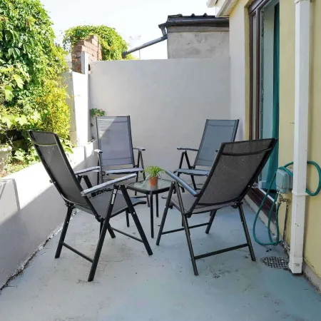 Ground Floor Apartment Sleeps 4 Parking
