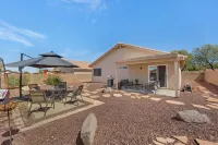 Stunning Vacation Home - Trails, Golf & Dining! - 4 ดาว