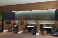 尤金市中心萬怡飯店 - 早餐