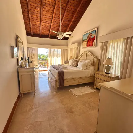 Villa with private pool and sea view in Samaná