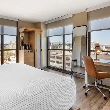 Cambria Hotel Washington D.C. Navy Yard Riverfront Отели рядом с достопримечательностью «Концертный зал The Anthem»