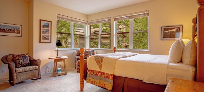 #215a-great Location on the Bike/ski Path With Garage: 10 Minute Walk to Town & Lifts Hotels in Ketchum