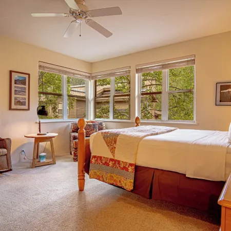 #215a-great Location on the Bike/ski Path With Garage: 10 Minute Walk to Town & Lifts
