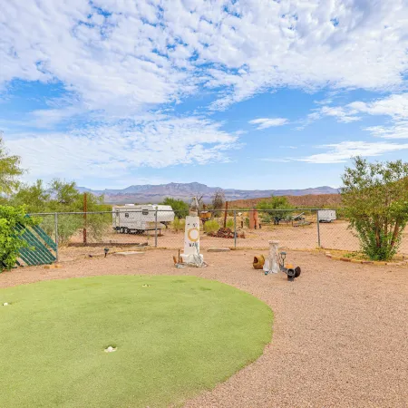 Roosevelt Retreat w/ Fire Pit ~ 3 Mi to Lake!