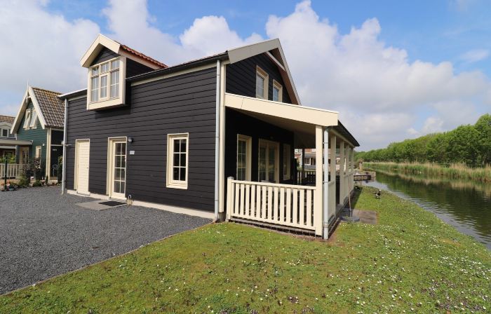 Sun-Soaked Bungalow in Simonshaven