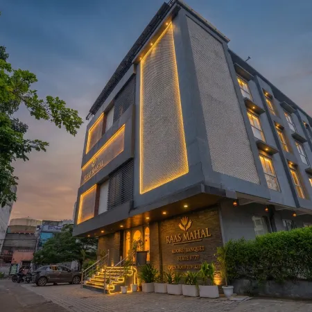 Raas Mahal Hotel