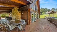 Luxury 8BR Mountain Lodge Hot Tub Fire Pit - 3-Star