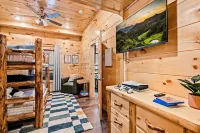 Smoky Mtn Retreat Sauna Hot Tub Game Room - บังกะโล