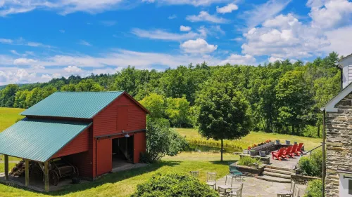 Ashokan Acres by Avantstay Private 125-acre Retreat Pond + Hot Tub + Sauna + Trails - 3-Star