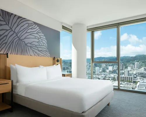 Renaissance Honolulu Hotel & Spa Hotels near Kahala