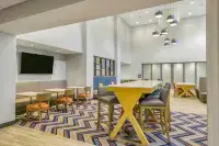 Hampton Inn & Suites by Hilton  Decatur - 2-Star